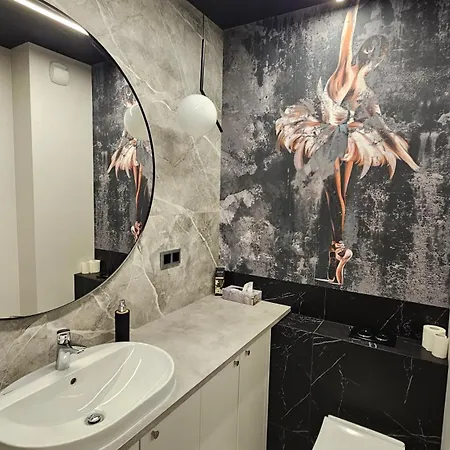 Elegance, Metro, Free Parking Warszawa