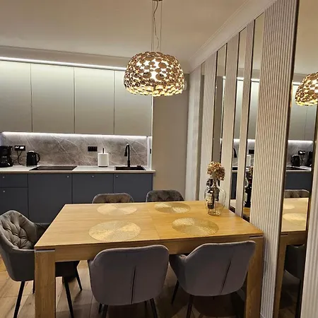 Elegance, Metro, Free Parking Warszawa